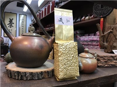 藏紅（紅烏龍茶）